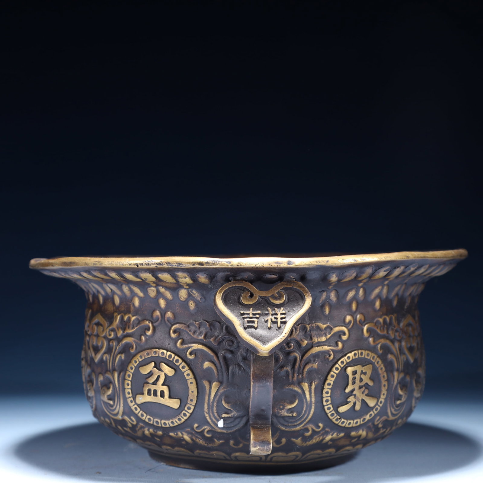 An Exquisite Bronze Lotus Pattern Double-Ears Basin - 9