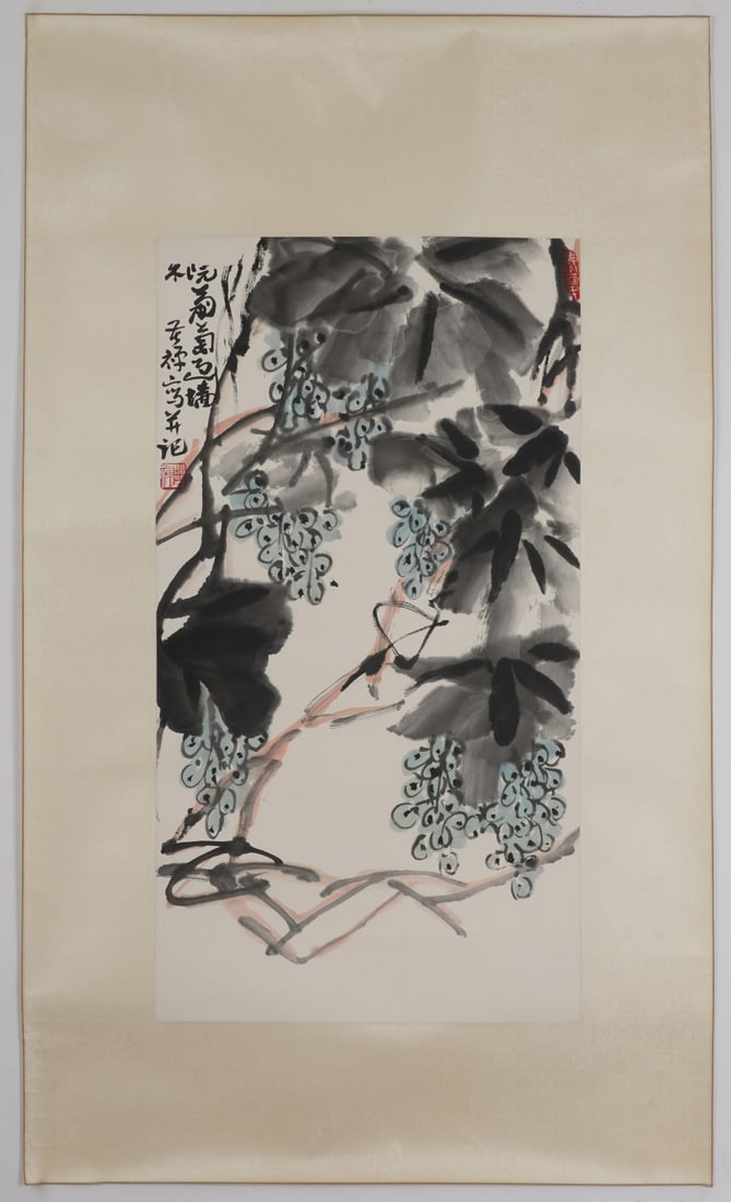 A Chinese Ink Painting of Grape on Paper: A Chinese Ink Painting of Grape on Paper,Li Kuchan,Size:35inx18.9in 一幅中国水墨葡萄画,李苦禅