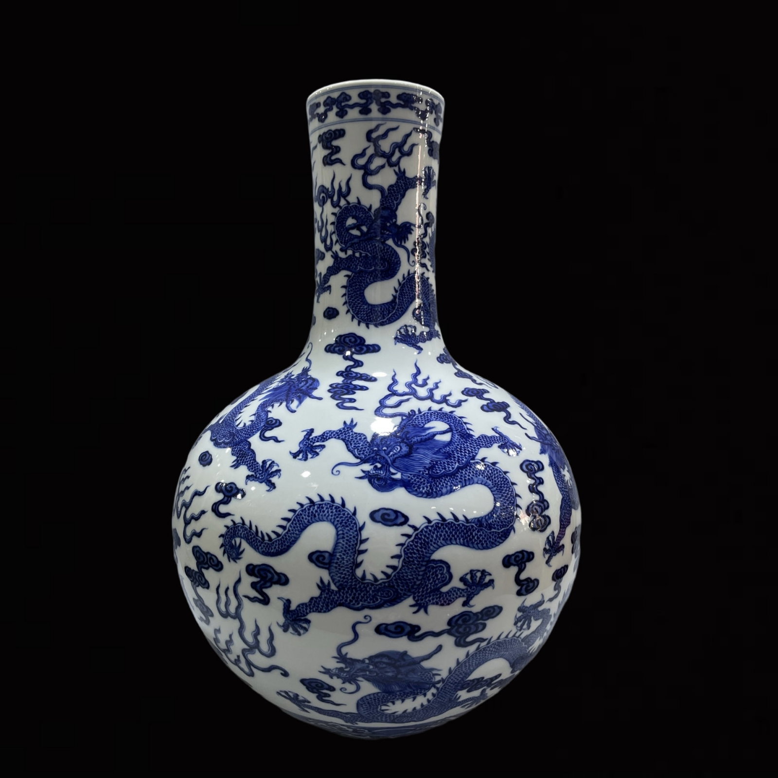 A Huge Blue and White Auspicious Cloud and Dragon Pattern Vase (1 of 9)