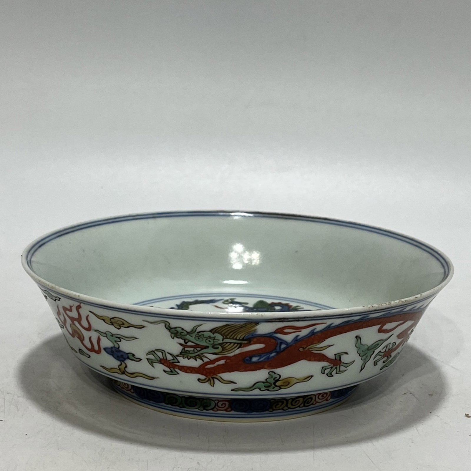 An Exquisite Wucai Auspicious Cloud and Dragon Pattern Plate (1 of 11)