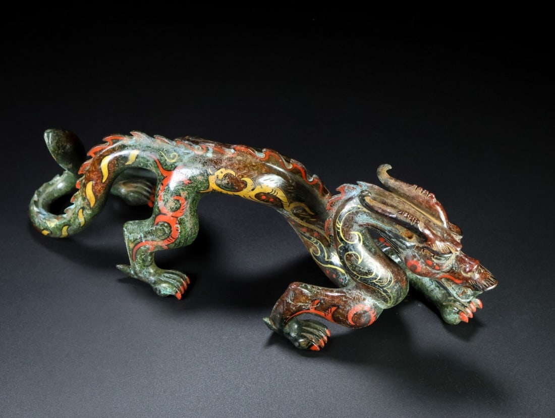 An Exquisite Green Jade Dragon Ornament: An Exquisite Green Jade Dragon Ornament,Qing Dynasty,China,Size:10.6inx3.5inx3.9in,Weight:761g 青玉龙摆件,中国清代