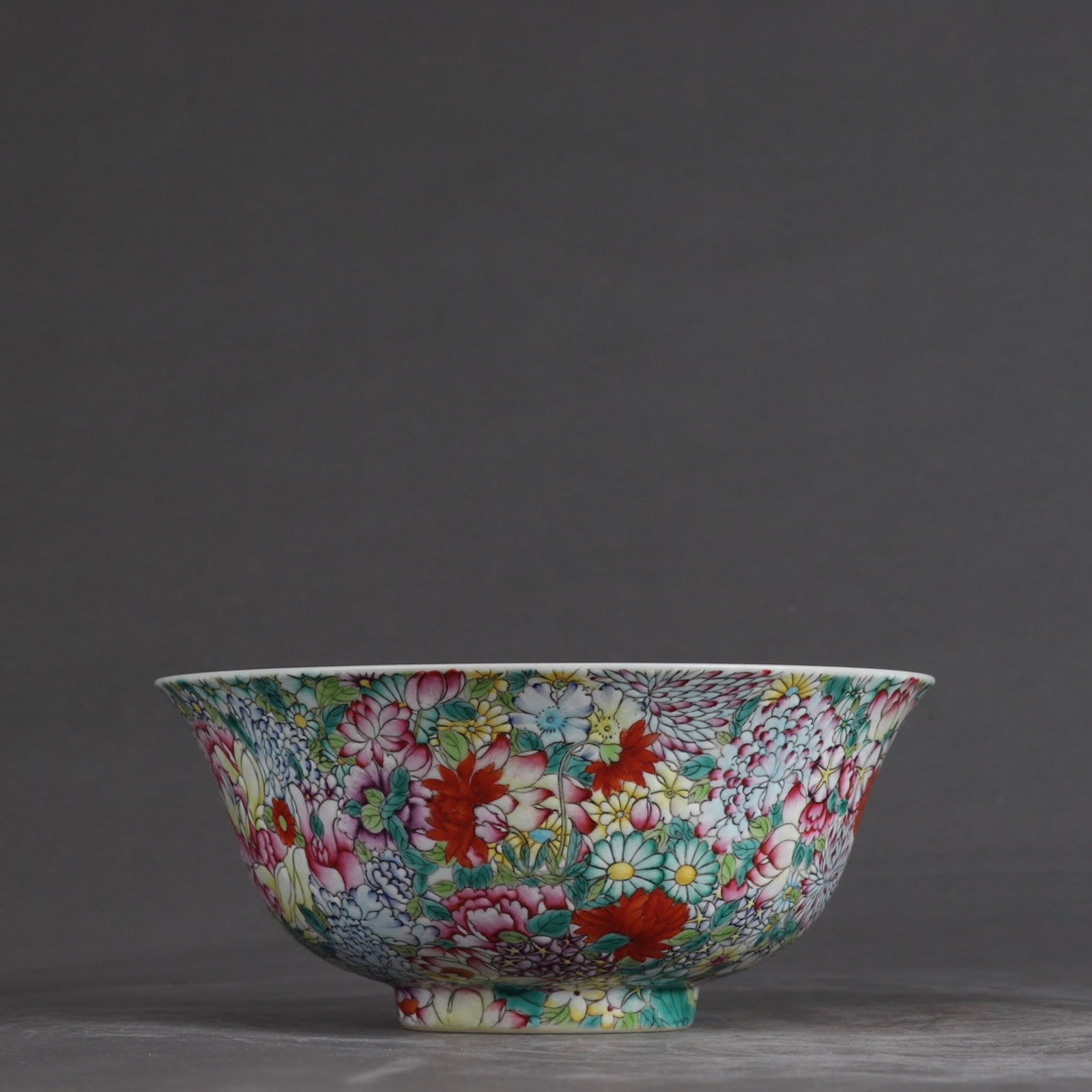 An Exquisite Enamel Flower Pattern Bowl: An Exquisite Enamel Flower Pattern Bowl,Qing Dynasty,China,Qianlong Six-character Mark,Size:3.1inx7.1in