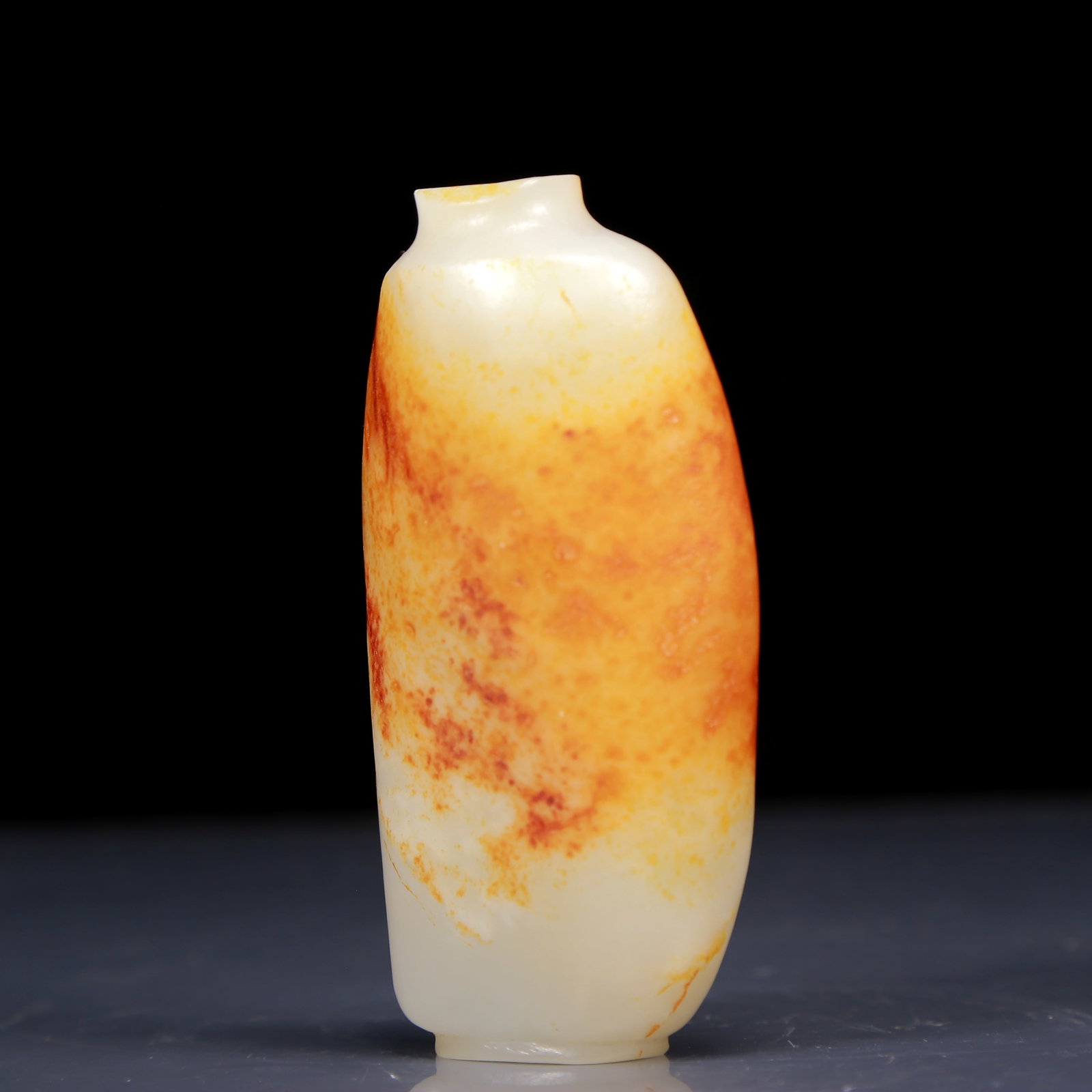 An Exquisite White Jade Snuff Bottle - 2