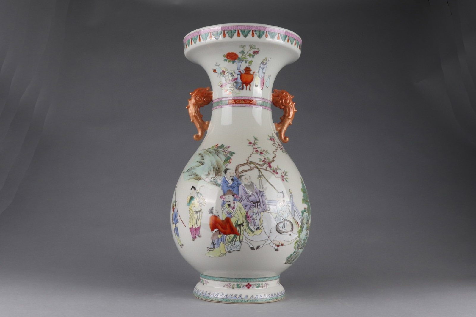 A Huge Famille-Rose Character and Story Pattern Double-Ears Vase: A Huge Famille-Rose Character and Story Pattern Double-Ears Vase,Qing Dynasty,China,Qianlong Six-character Mark,Size:16.6inx10.2in 粉彩人物故事纹双ň
