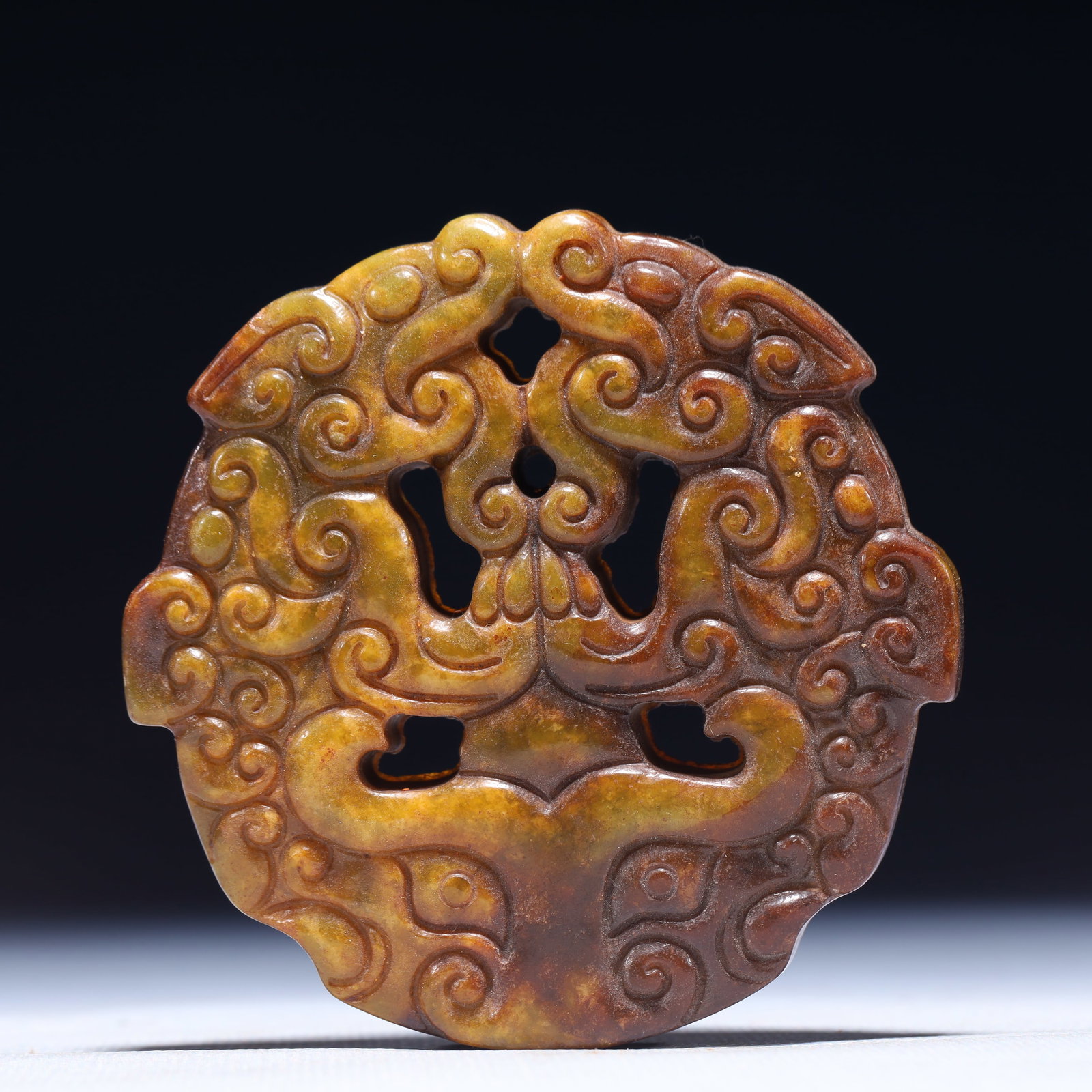 An Exquisite Archaic Jade Beast-Face Pattern Pendant: An Exquisite Archaic Jade Beast-Face Pattern Pendant,Ancient Time,China,Size:3.1inx0.4in,Weight:123g