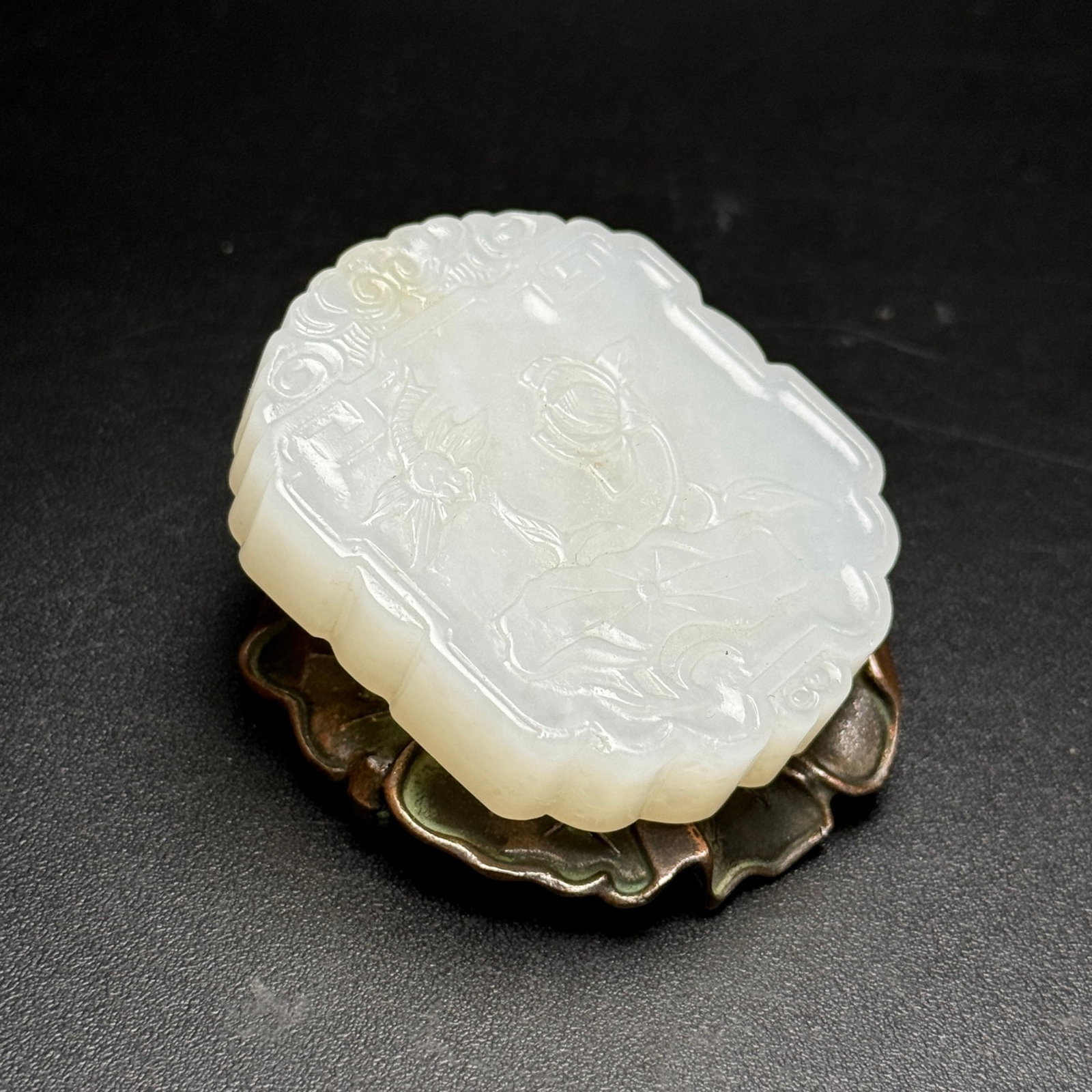 An Exquisite White Jade Flower Pattern Pendant - 3