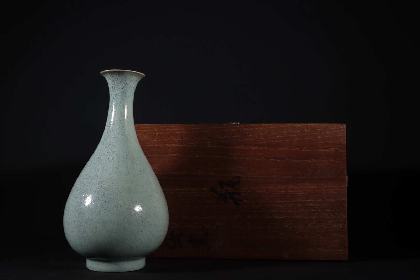 An Exquisite Ru yao Sky Blue Glazed Vase: An Exquisite Ru yao Sky Blue Glazed Vase,Song Dynasty,China,Size:8.9inx4.7in 汝窑天青釉瓶,中国宋代