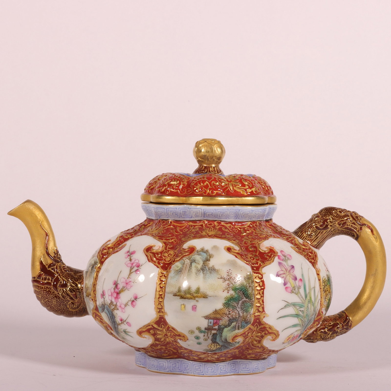 An Exquisite Enamel Iron-Red Painted Gold Landscape Pattern Teapot: An Exquisite Enamel Iron-Red Painted Gold Landscape Pattern Teapot,Qing Dynasty,China,Qianlong Six-character Mark,Size:4.7inx4.3in 珐琅彩矾红描金山ĕ