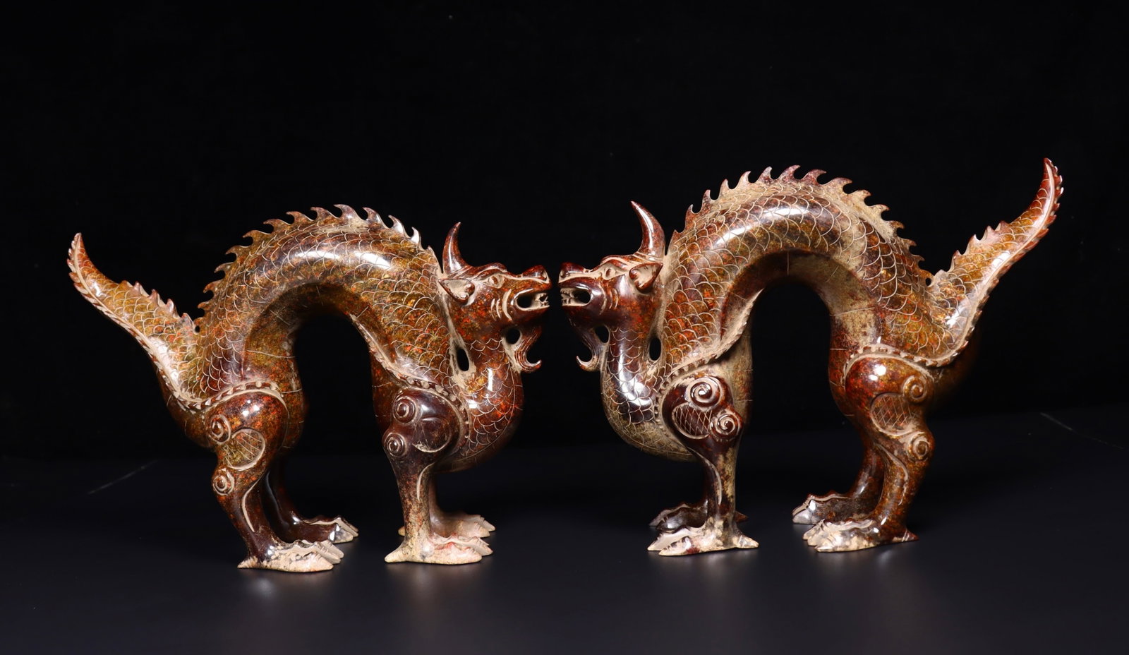 A Pair of Exquisite Yellow Jade Dragon Ornaments: A Pair of Exquisite Yellow Jade Dragon Ornaments,Qing Dynasty, China,Size:9.8inx3.3inx7.1in,Weight:2396g*2 一对黄玉龙摆件,中国清代
