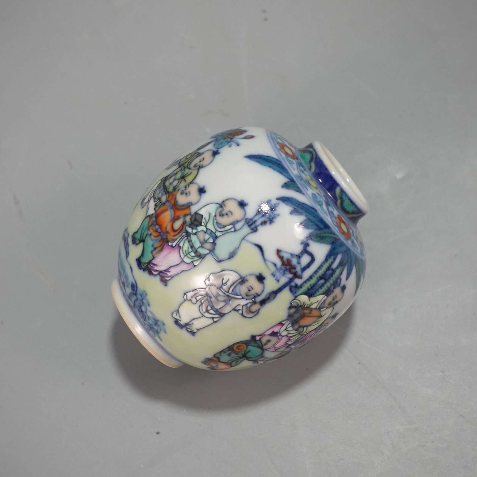 An Exquisite Doucai Figure Pattern Jar - 4