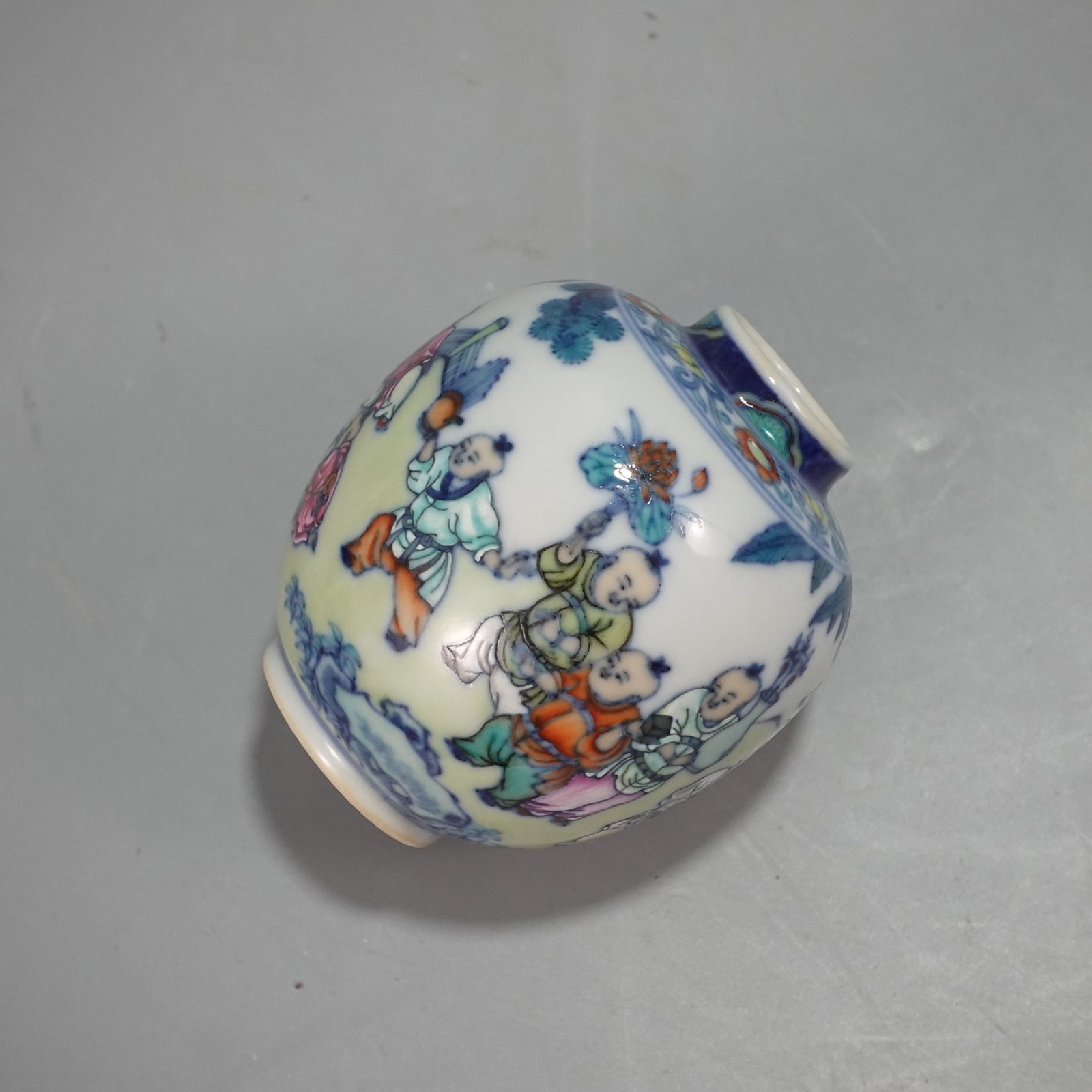 An Exquisite Doucai Figure Pattern Jar - 5