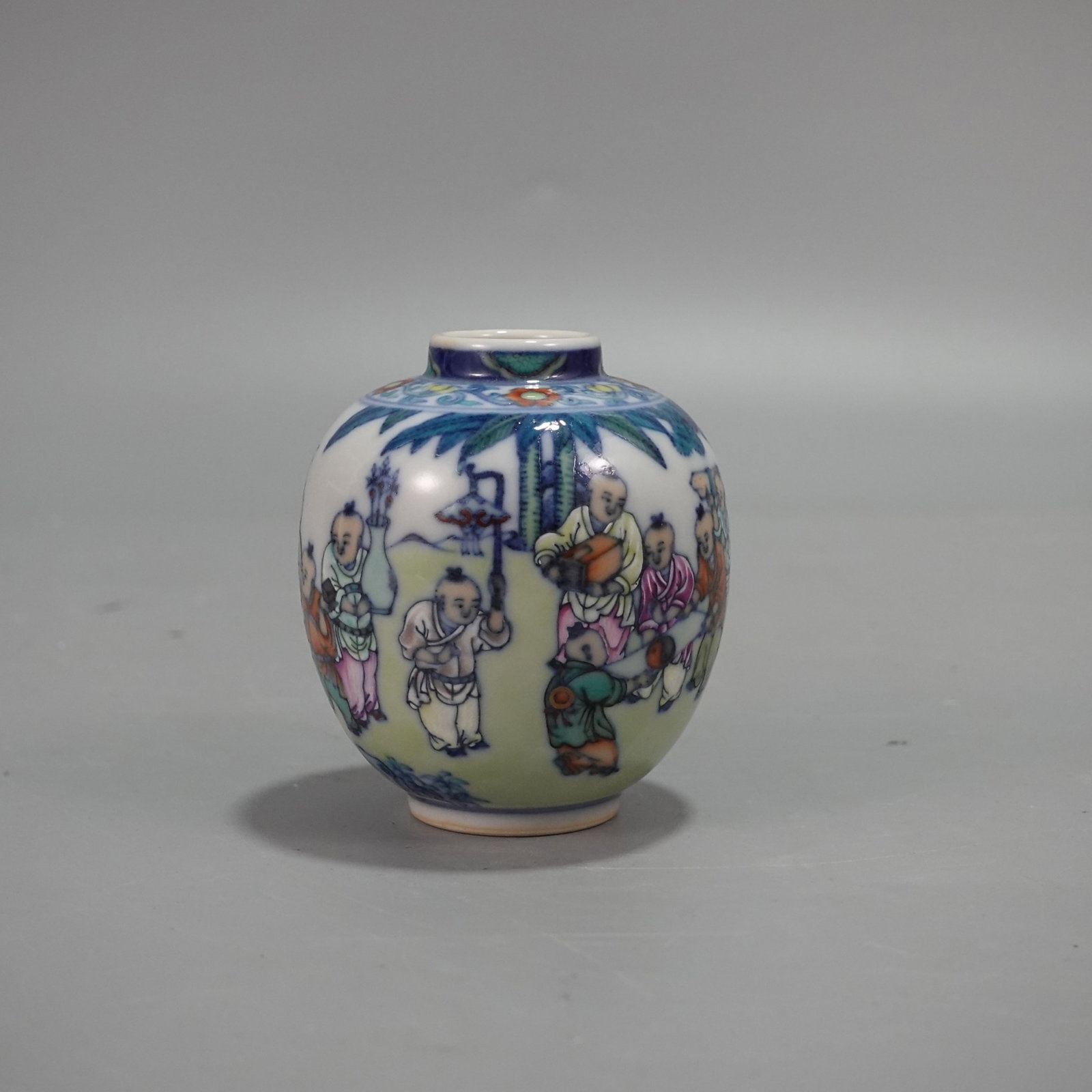 An Exquisite Doucai Figure Pattern Jar - 7