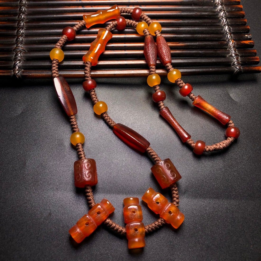 A Precious Agate Necklace - 4