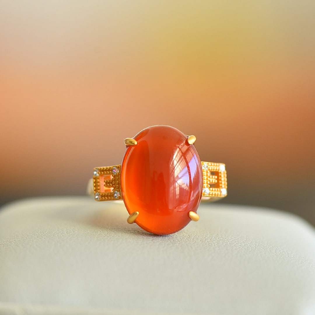 An Exquisite Sterling Silver-Gold Plated Inlaid Red Agate Ring,Inlaid Diamond: An Exquisite Sterling Silver-Gold Plated Inlaid Red Agate Ring,Inlaid Diamond,Size:0.5inx0.6in 纯银镀金镶红玛瑙戒指,嵌钻石