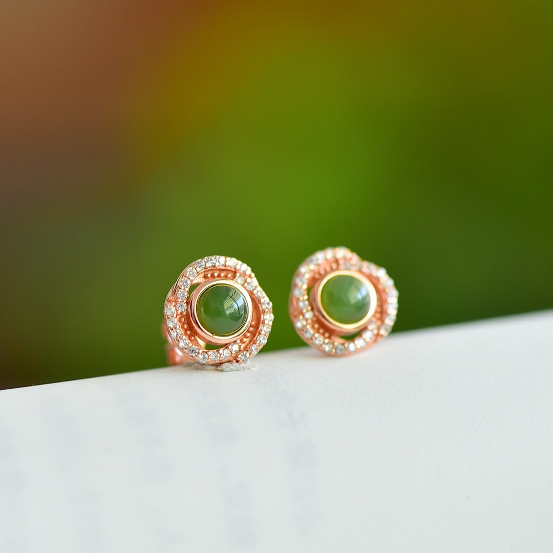A Pair of Exquisite Sterling Silver-Gold Plated Inlaid Jasper Earrings,Inlaid Diamond: A Pair of Exquisite Sterling Silver-Gold Plated Inlaid Jasper Earrings,Inlaid Diamond 一对纯银镀金镶碧玉耳环,嵌钻石