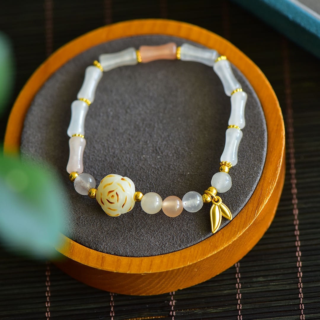 An Exquisite White Jade Bracelet - 2