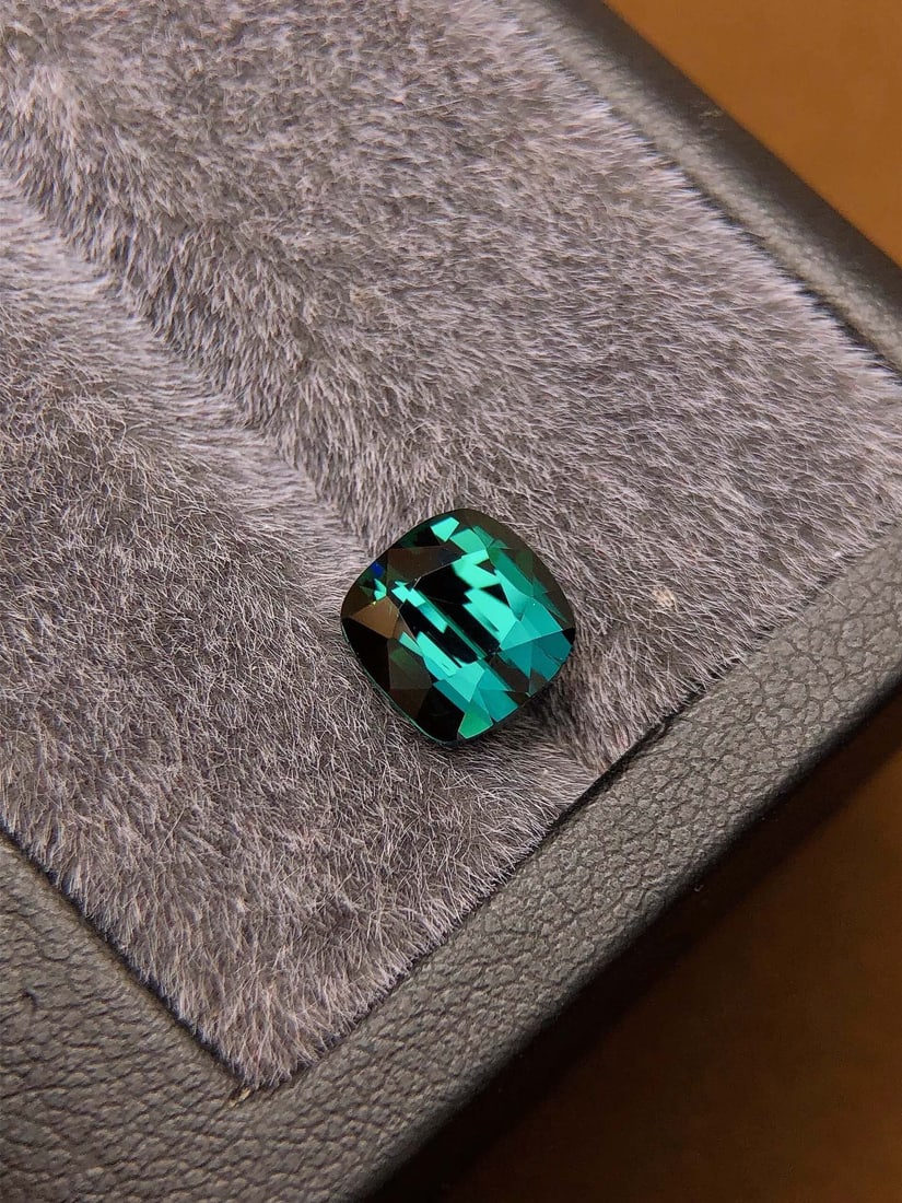 3.22Ctw Natural Tourmaline Loose: 3.22Ctw Natural Tourmaline Loose,Size:0.3inx0.3inx0.2in 3.22Ctw天然碧玺裸石