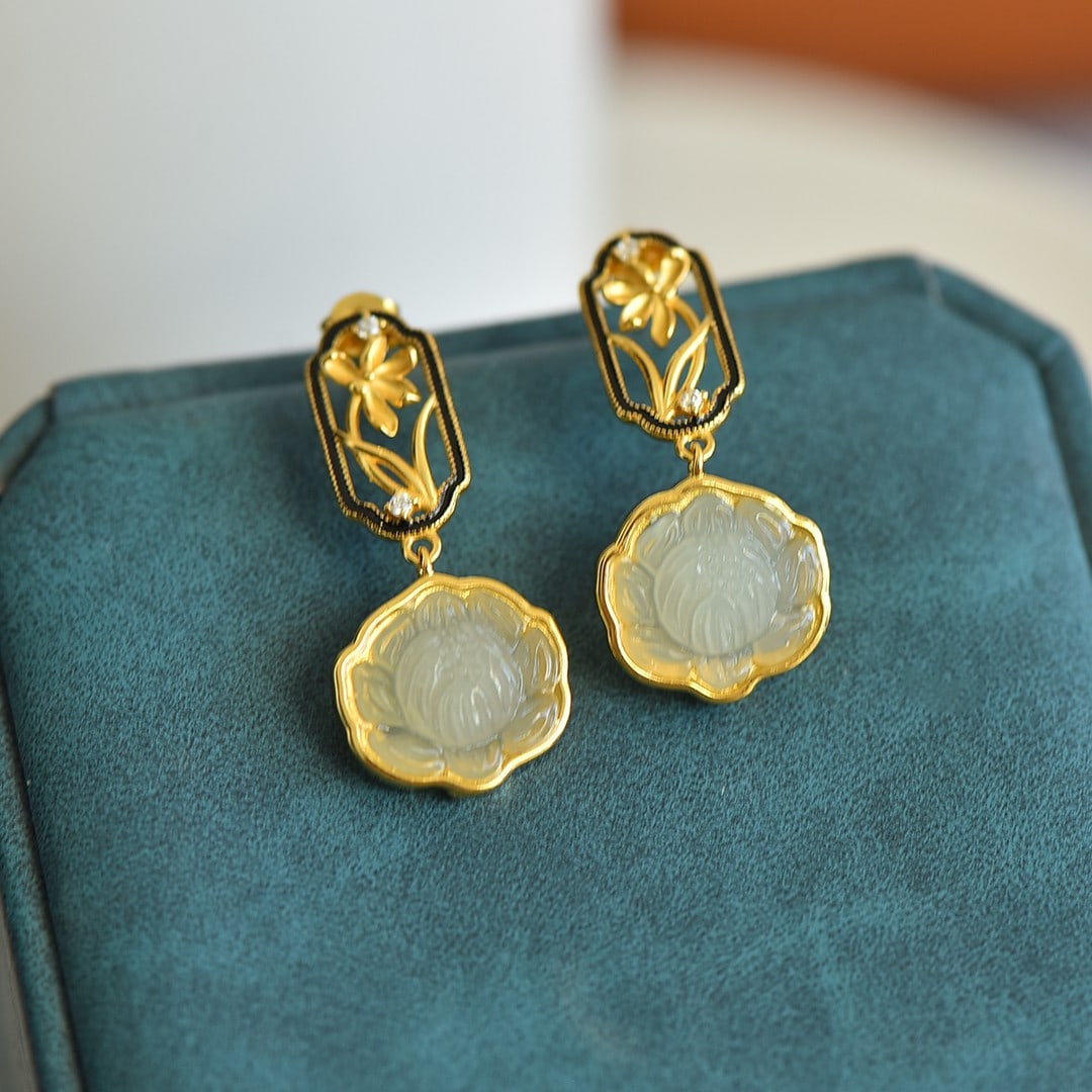 A Pair of Exquisite Sterling Silver-Gold Plated Inlaid White Jade Earrings , Inlaid Diamonds: A Pair of Exquisite Sterling Silver-Gold Plated Inlaid White Jade Earrings , Inlaid Diamond , Size :0.4inx0.5in