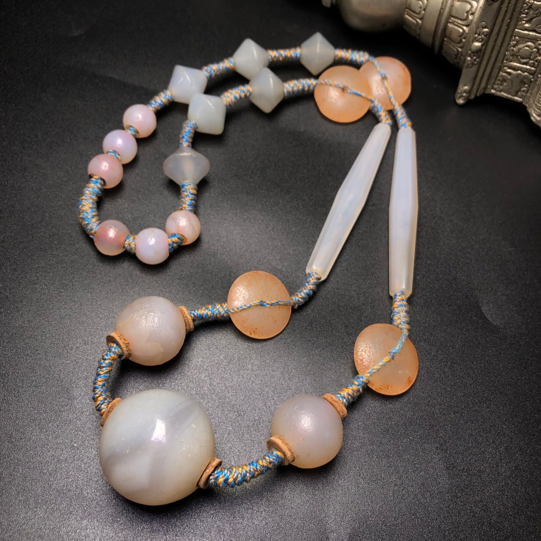 A Precious Agate Necklace - 2