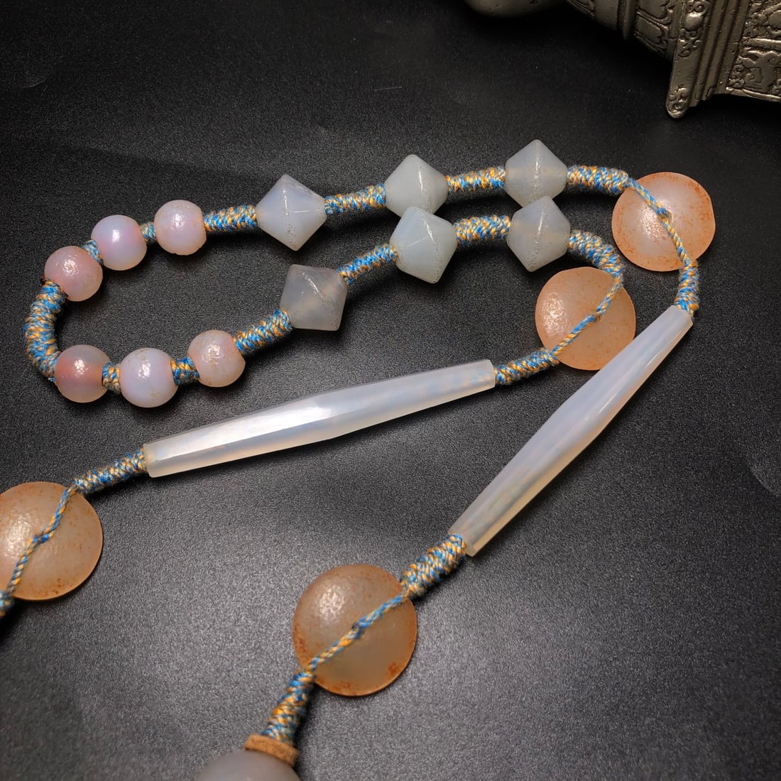 A Precious Agate Necklace - 7
