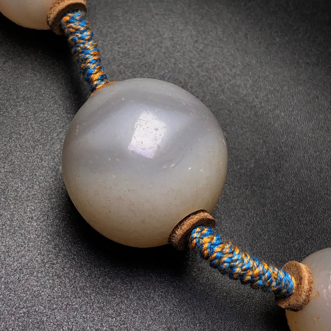 A Precious Agate Necklace - 8