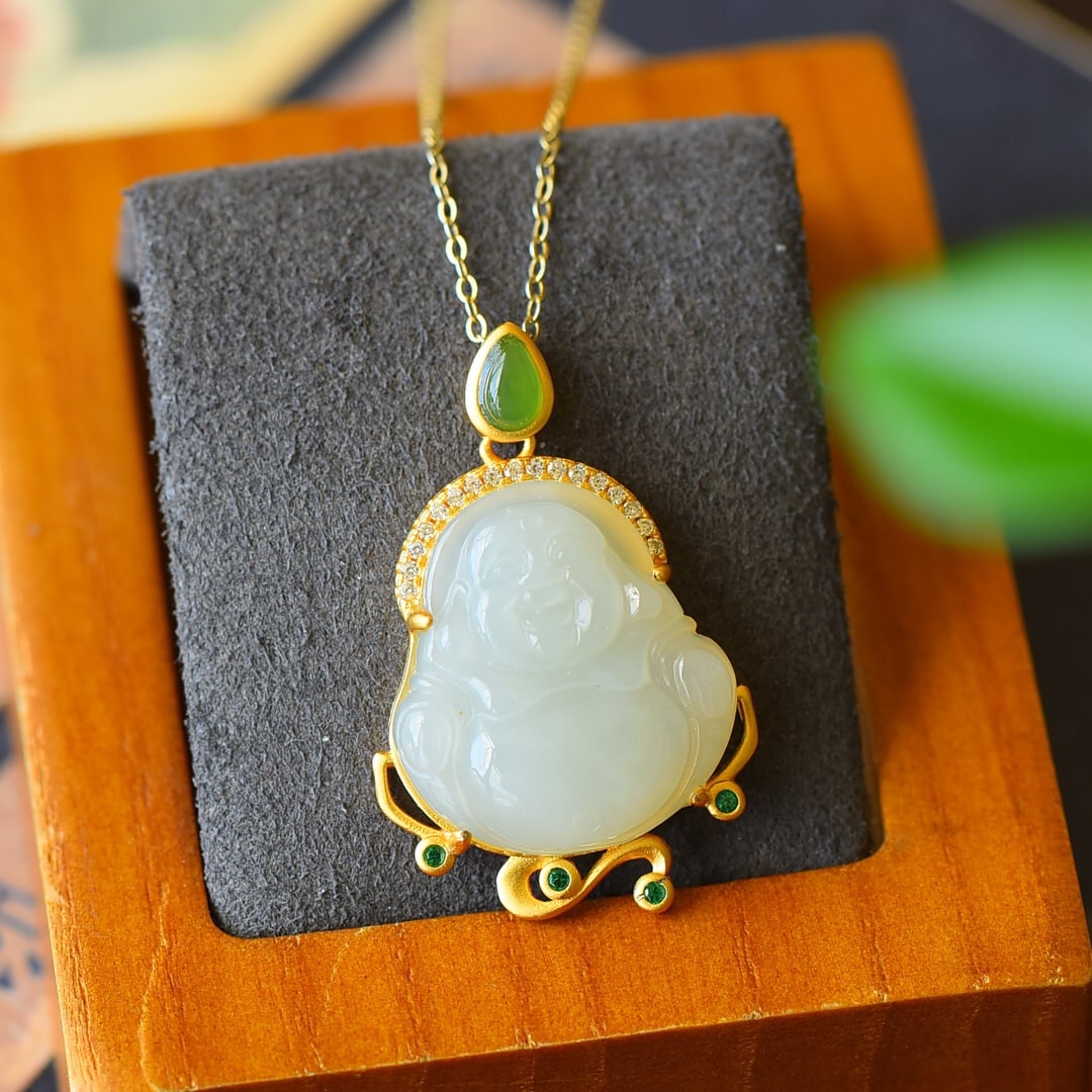 An Exquisite Sterling Silver-Gold Plated Inlaid White Jade Necklace,Inlaid Diamond: An Exquisite Sterling Silver-Gold Plated Inlaid White Jade Necklace,Inlaid Diamond,Size:0.8inx1.3in 纯银镀金镶白玉项链,嵌钻石