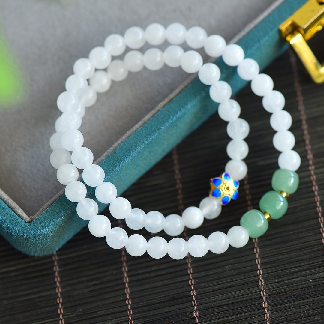 An Exquisite White Jade Bracelet: An Exquisite White Jade Bracelet,Size:0.2in 白玉手串