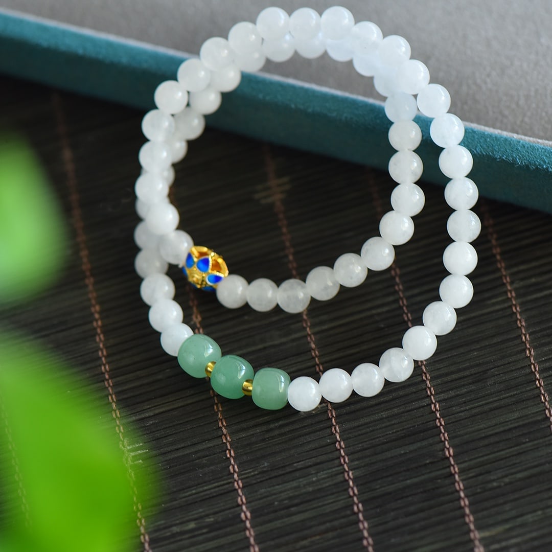 An Exquisite White Jade Bracelet - 2