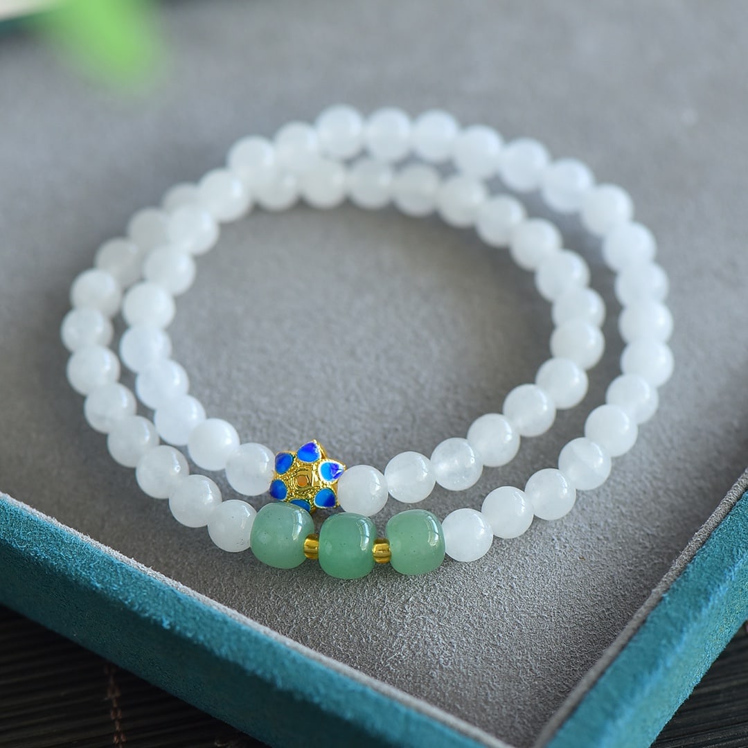 An Exquisite White Jade Bracelet - 5