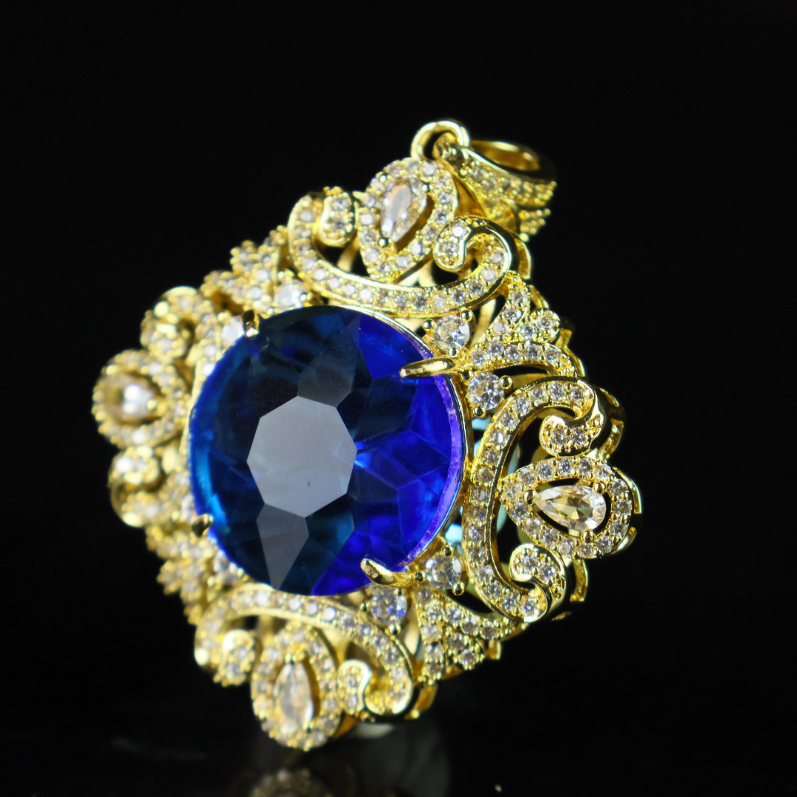 An Exquisite Pendant - 4