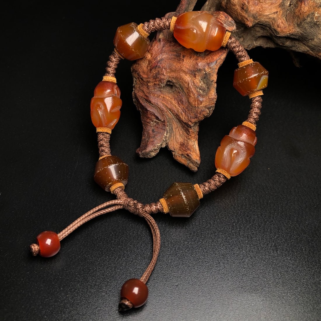 An Exquisite Agate Bracelet - 3