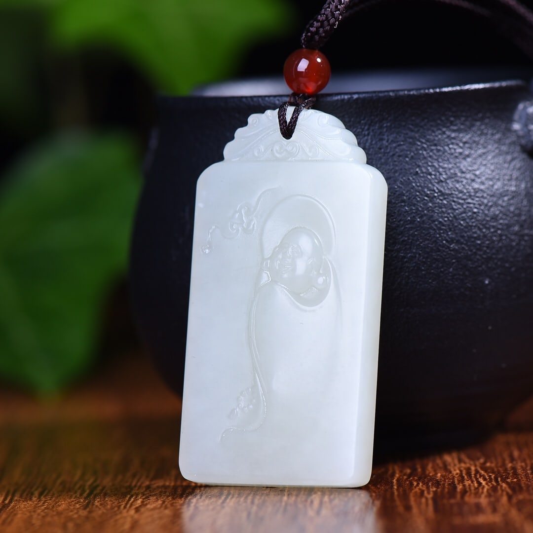 An Exquisite White Jade Buddha Pattern Pendant - 2