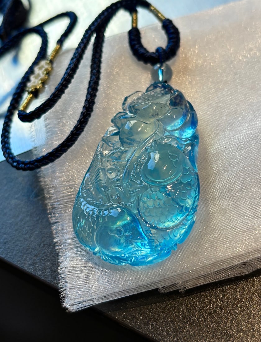 An Exquisite Aquamarine Fish Pattern Pendant: An Exquisite Aquamarine Fish Pattern Pendant,Size:1.8inx1.1inx0.5in,Weight:24g 海蓝宝鱼纹挂件