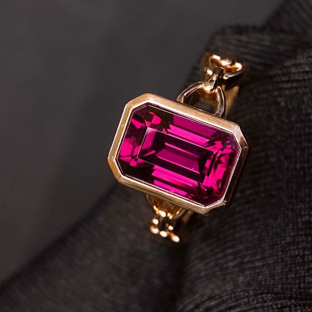4.99Ctw Natural Garnet Ring: 4.99Ctw Natural Garnet Ring,Size:0.5inx0.3in 4.99Ctw天然石榴石戒指
