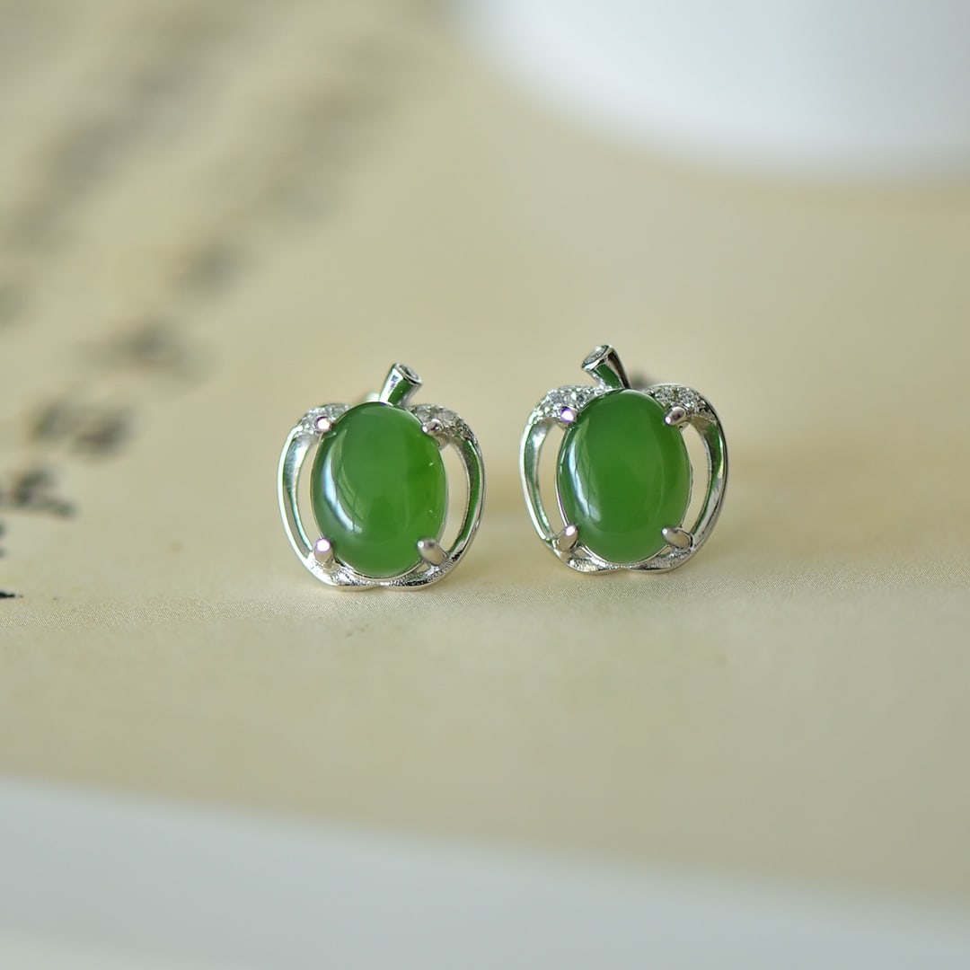 A Pair of Exquisite Sterling Silver Inlaid Jasper Earrings,Inlaid Diamond: A Pair of Exquisite Sterling Silver Inlaid Jasper Earrings,Inlaid Diamond,Size:0.3inx0.4in 一对纯银镶碧玉耳环,嵌钻石