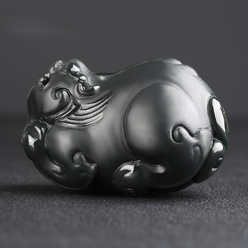 An Exquisite Cyan jade Wealth-Attracting Creature Ornament: An Exquisite Cyan jade Wealth-Attracting Creature Ornament,Size:2.6inx1.9inx1.7in 青玉貔貅摆件