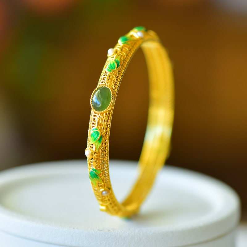 An Exquisite Sterling Silver-Gold Plated Inlaid Jasper Bracelet,Inlaid Pearl: An Exquisite Sterling Silver-Gold Plated Inlaid Jasper Bracelet,Inlaid Pearl 纯银镀金镶碧玉手镯,嵌珍珠