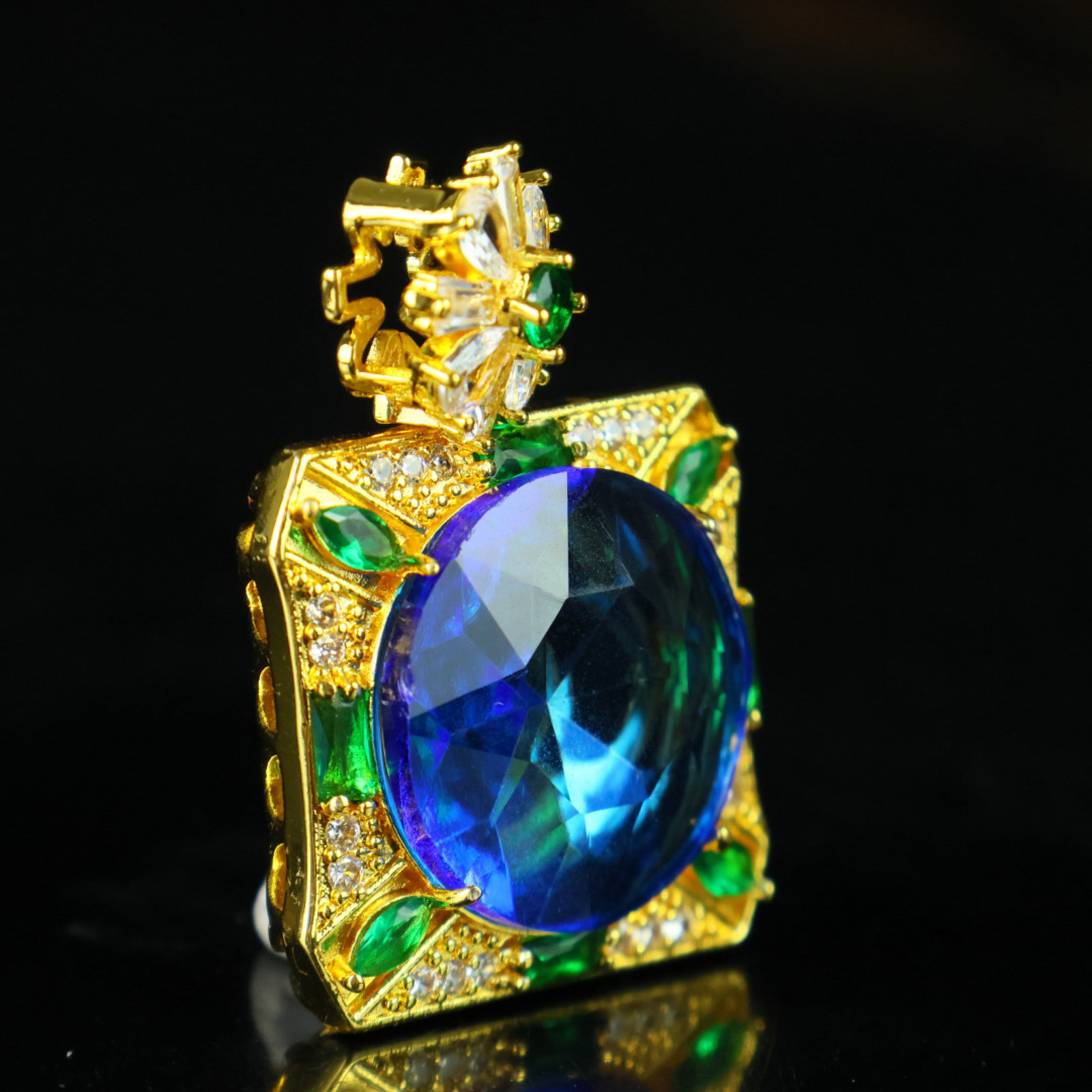 An Exquisite Pendant - 3