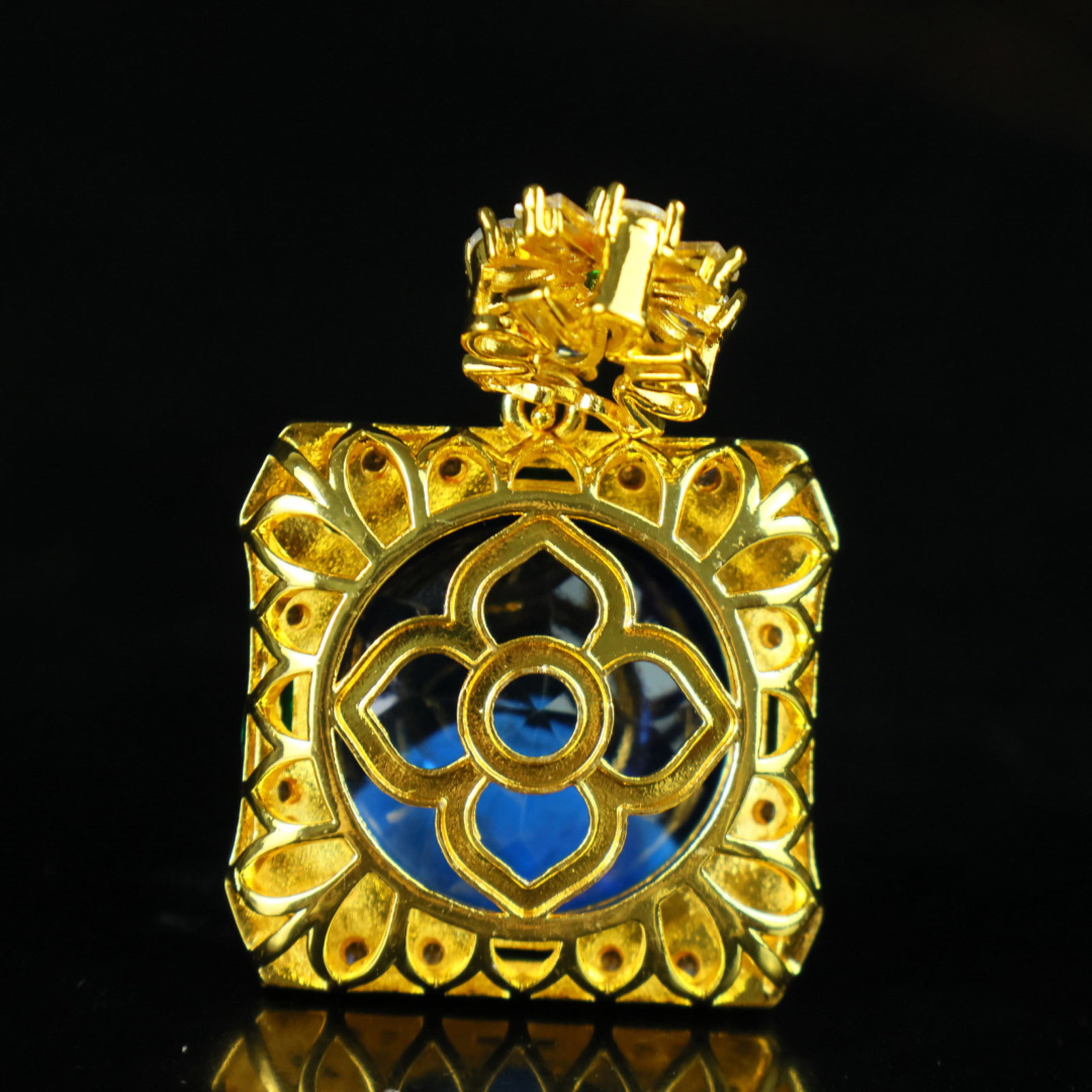 An Exquisite Pendant - 5