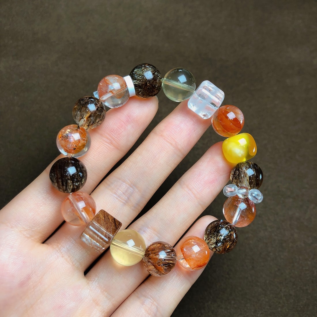An Exquisite Crystal Bracelets: An Exquisite Crystal Bracelets,Size:0.5in,0.4inx0.4in,Weight:37.1g 水晶手串