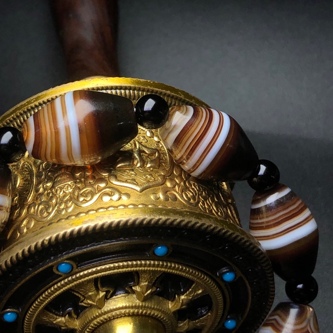 An Exquisite Agate Bracelet - 8