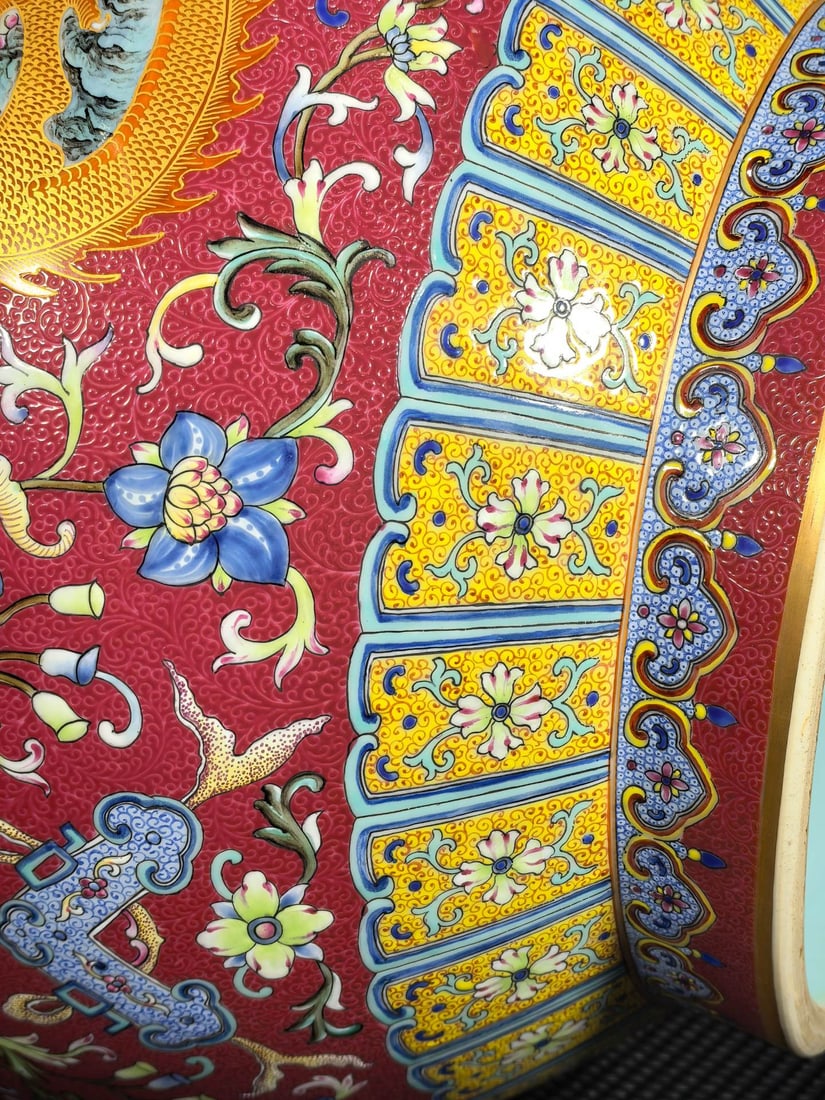 A Exquisite Enamel Ruby Red-Glazed Sheep Pattern Vase - 8