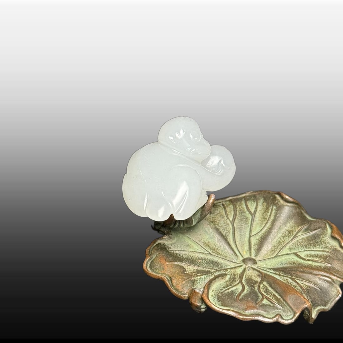 A Exquisite Hotan Jade Monkey Carving - 4