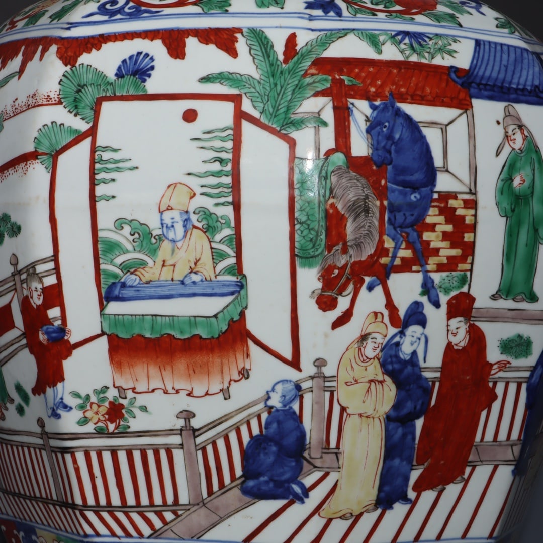 A Exquisite Wucai Figures Pattern Jar - 3