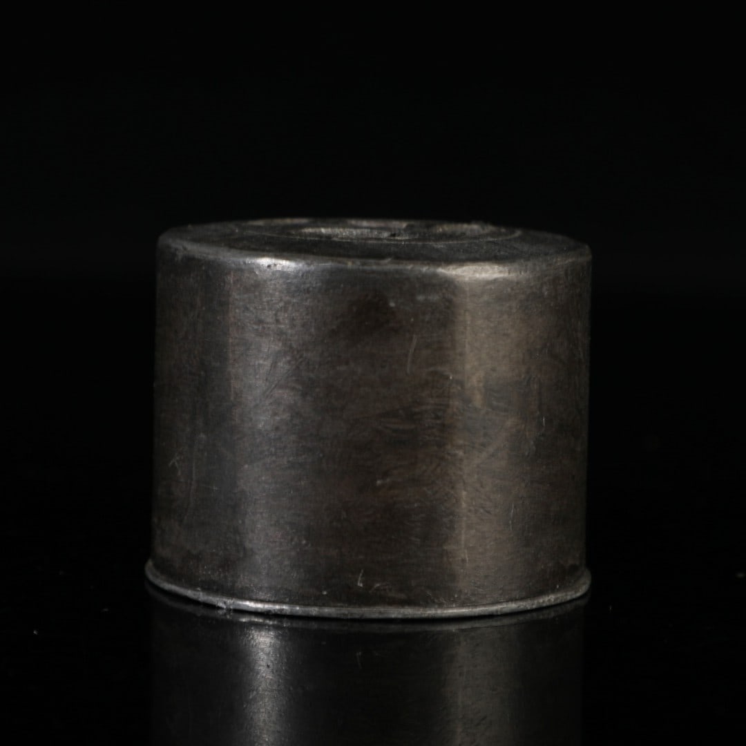 A Exquisite Jadeite Thumb Ring - 3