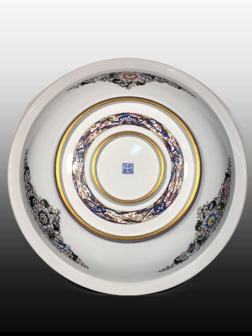 A Exquisite Enamel Landscape Pattern Plate - 5