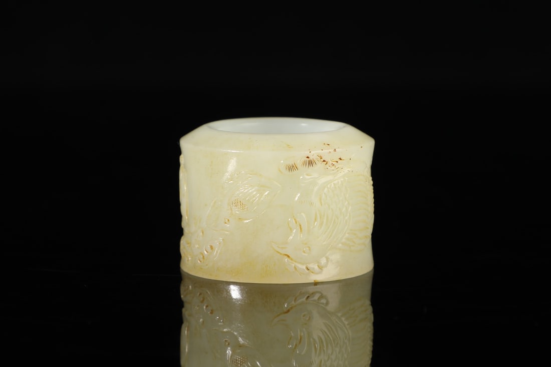 A Exquisite Hotan Jade Thumb Ring - 2