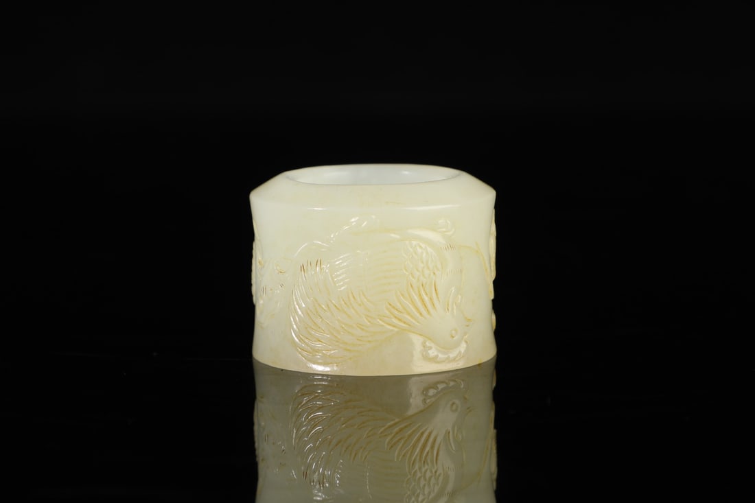 A Exquisite Hotan Jade Thumb Ring - 4