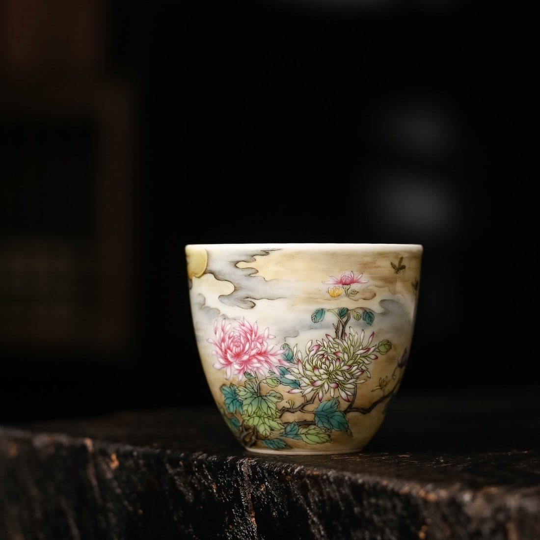 A Exquisite Famille-Rose Flower Pattern Cup - 2