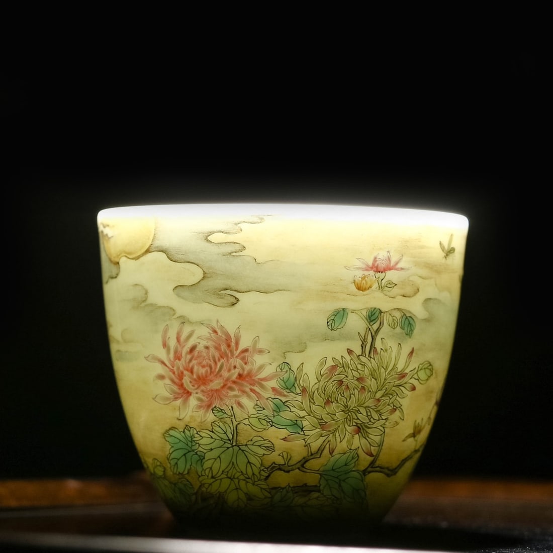 A Exquisite Famille-Rose Flower Pattern Cup - 3